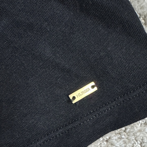 Tommy Hilfiger Women’s Black V-Neck Cap Sleeve Top Sz M - Picture 5 of 6